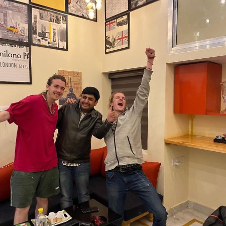 A Pousada Backpackers Den Lucknow Exterior foto