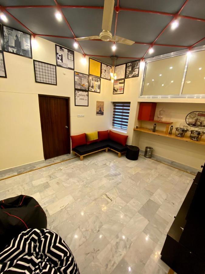 A Pousada Backpackers Den Lucknow Exterior foto