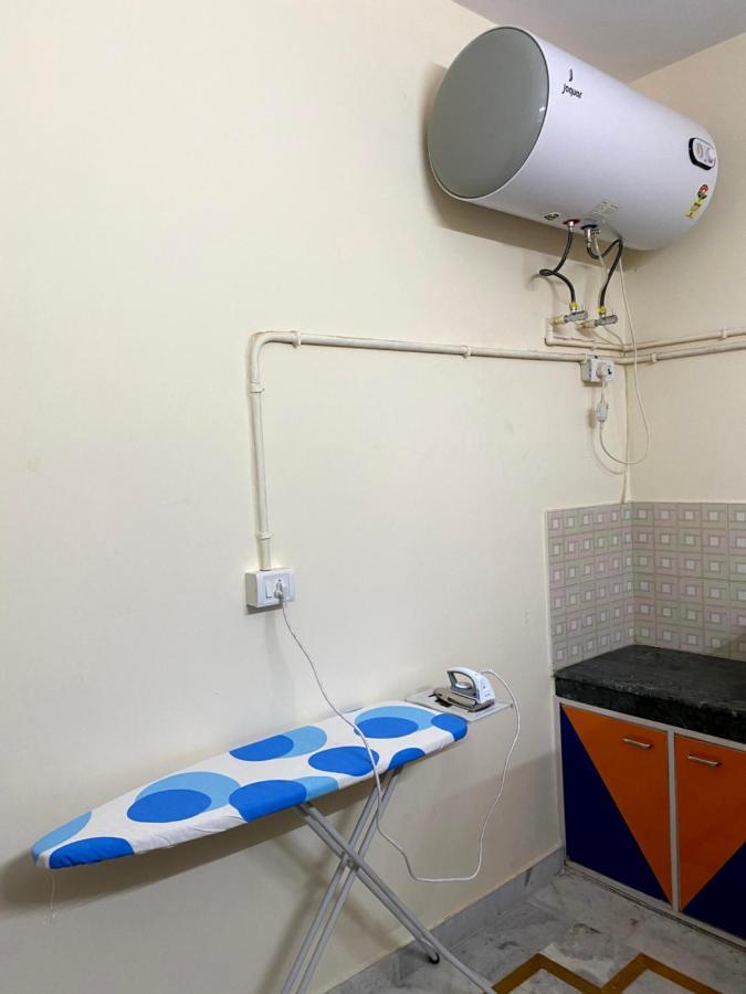 A Pousada Backpackers Den Lucknow Exterior foto