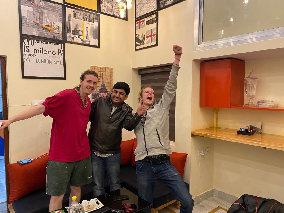 A Pousada Backpackers Den Lucknow Exterior foto